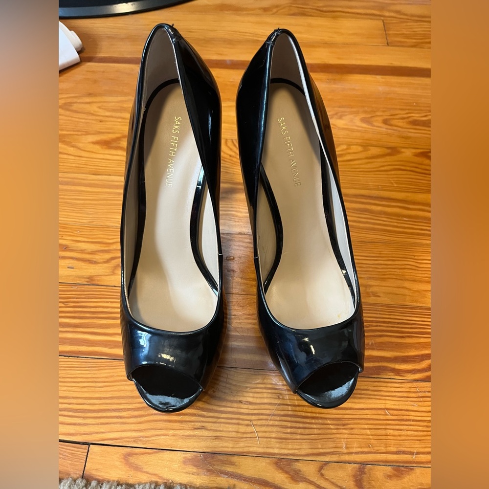 Saks Fifth Avenue Black parent peep toe heel